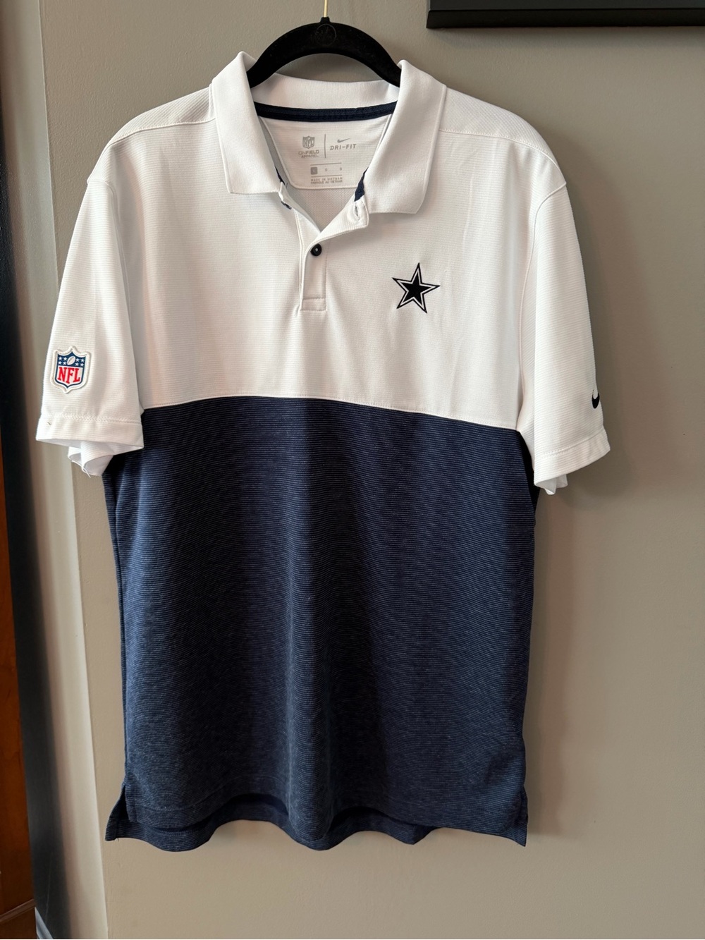 Nike Men's NFL Dallas Cowboys Two-Tone Polo Shirt - White & Navy. Large